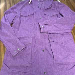 Duluth Trading Co Women’s size Large  Purple heatherd rain coat